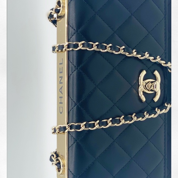 CHANEL TRENDY WALLET ON CHAIN - Picture 3 of 3